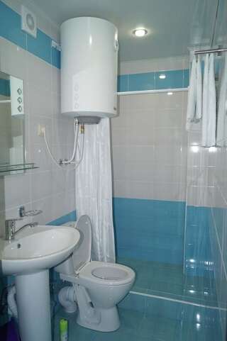 Гостевой дом Nobi Guest House Гагра Стандартный трехместный номер-6