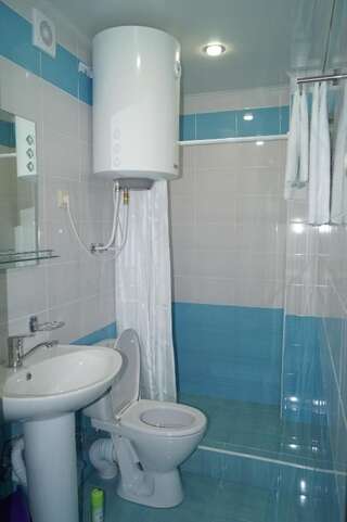 Гостевой дом Nobi Guest House Гагра Стандартный трехместный номер-33